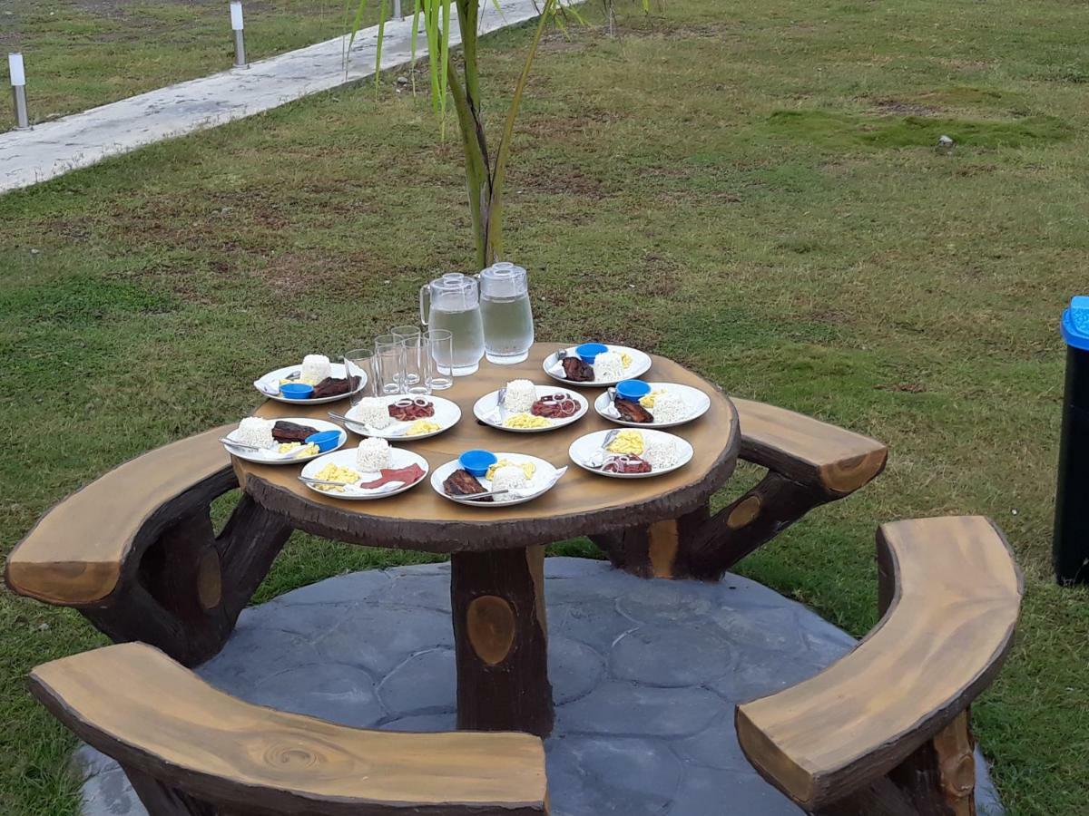 Lagoon Beach Resort Gitagun Esterno foto